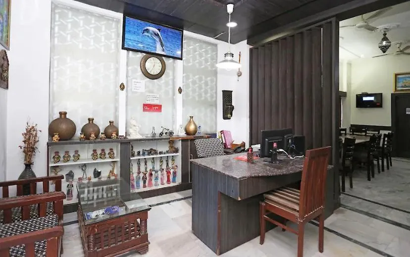 Homestay Hotel Star Fortune - Affordable Family Rooms Tajganj India